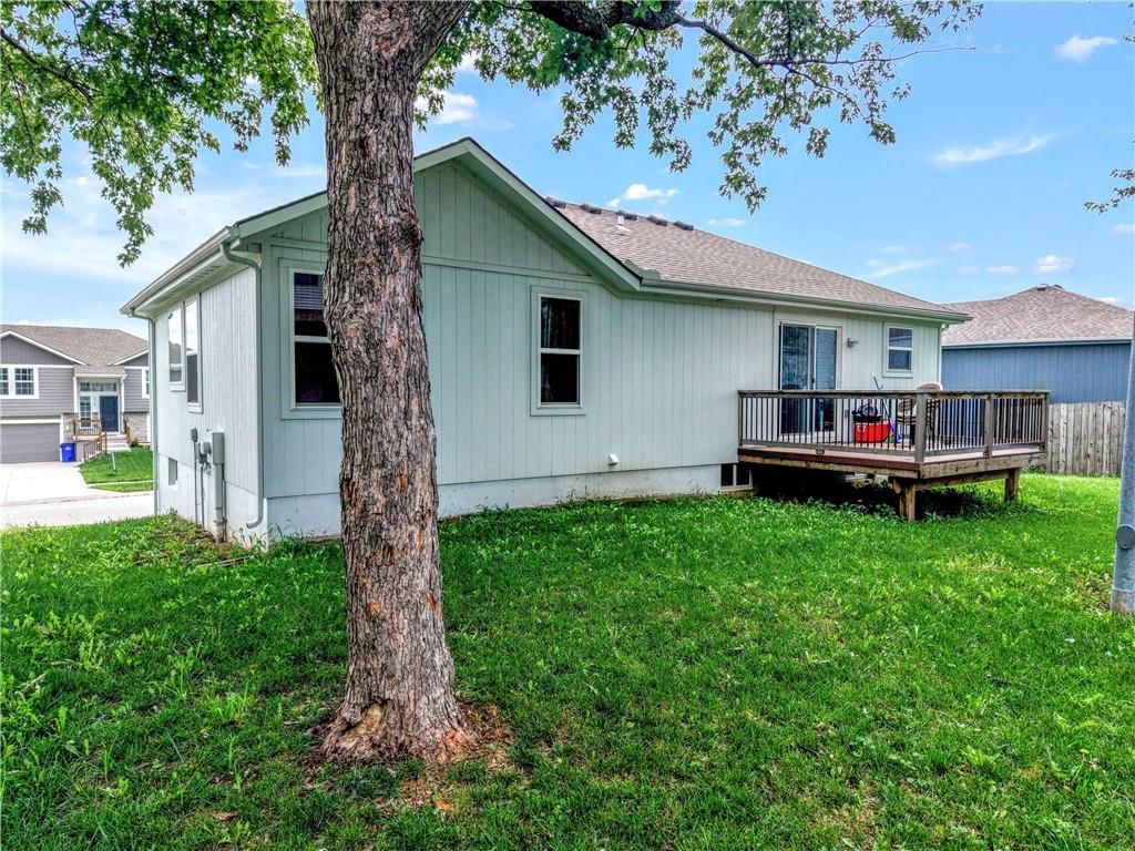 12704 Applewood Drive — photo 5