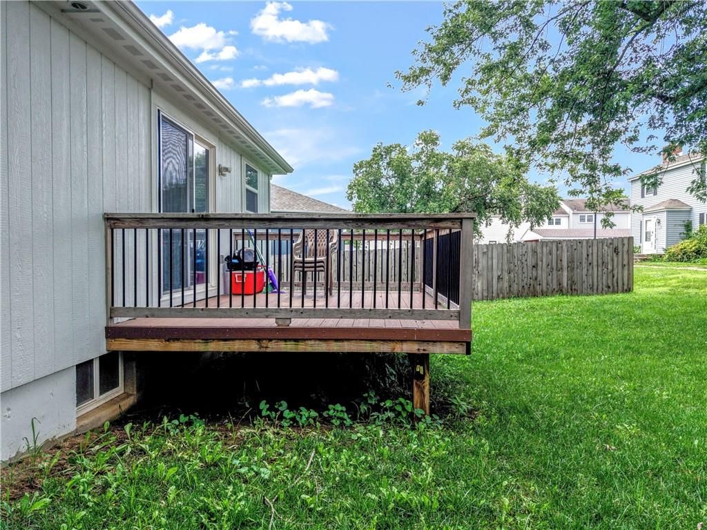 12704 Applewood Drive — photo 6