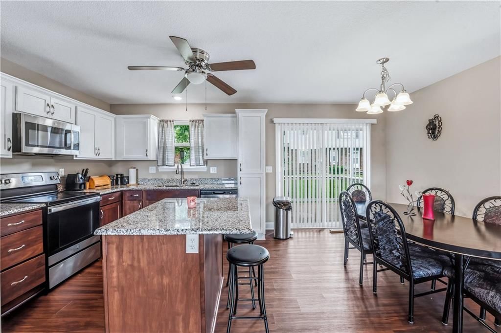 12704 Applewood Drive — photo 8