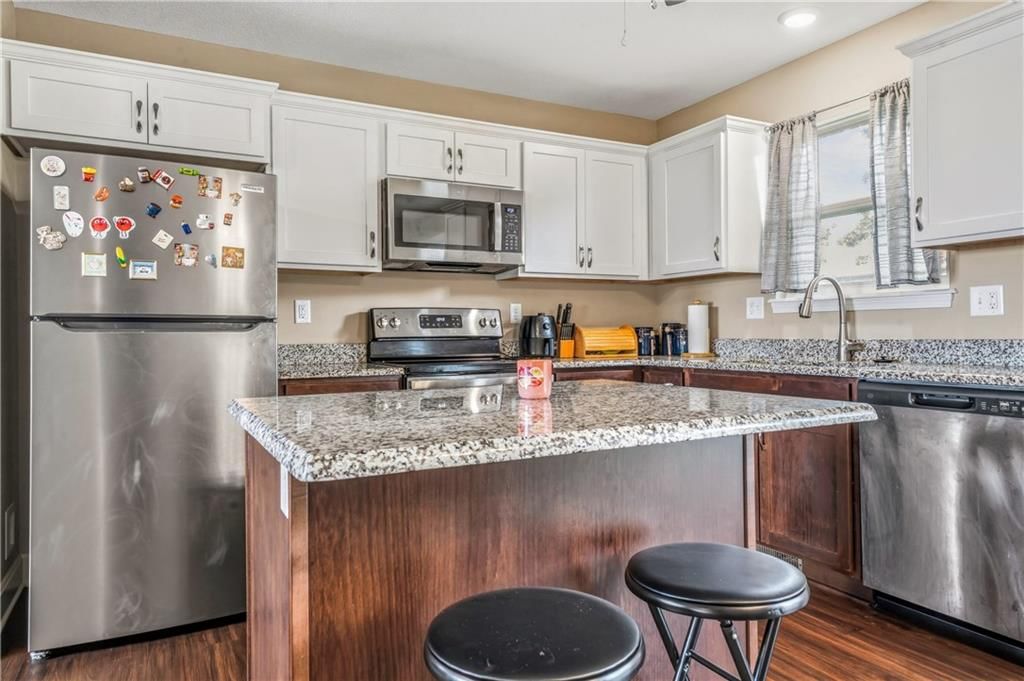 12704 Applewood Drive — photo 10