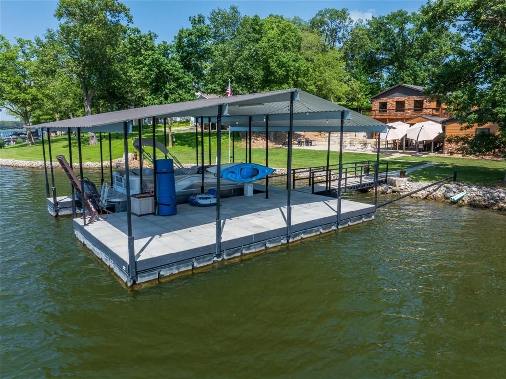 588 Lake Viking Terrace — photo 4