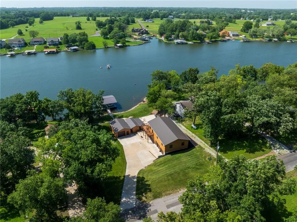588 Lake Viking Terrace — photo 8