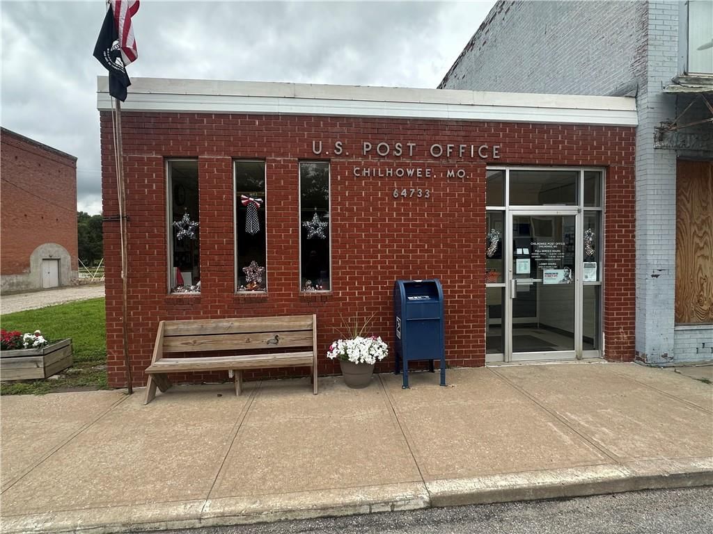 111 E Walnut Street, Chilhowee, MO