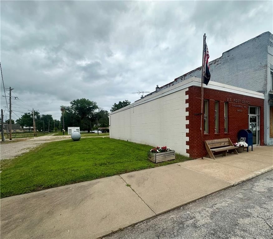 111 E Walnut Street — photo 4