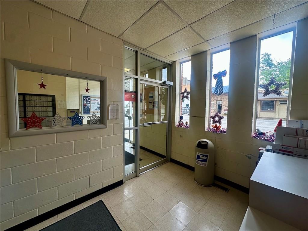 111 E Walnut Street — photo 6