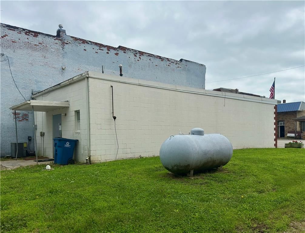 111 E Walnut Street — photo 7