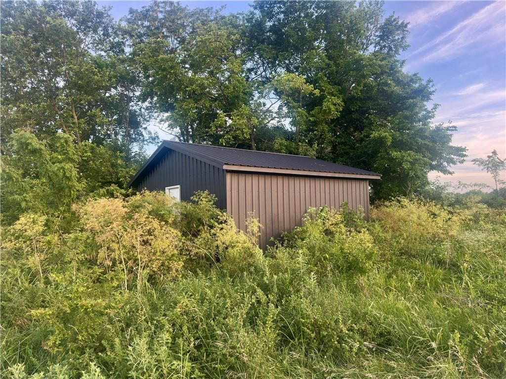 45101 E N Highway — photo 3