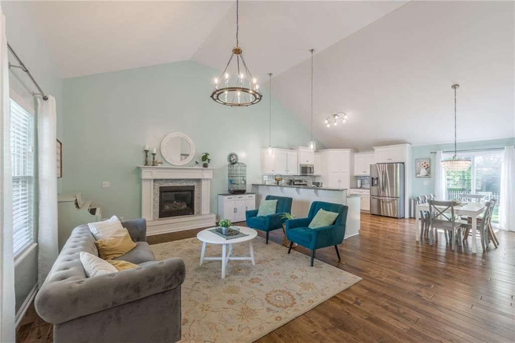 1309 Regency Drive — photo 2
