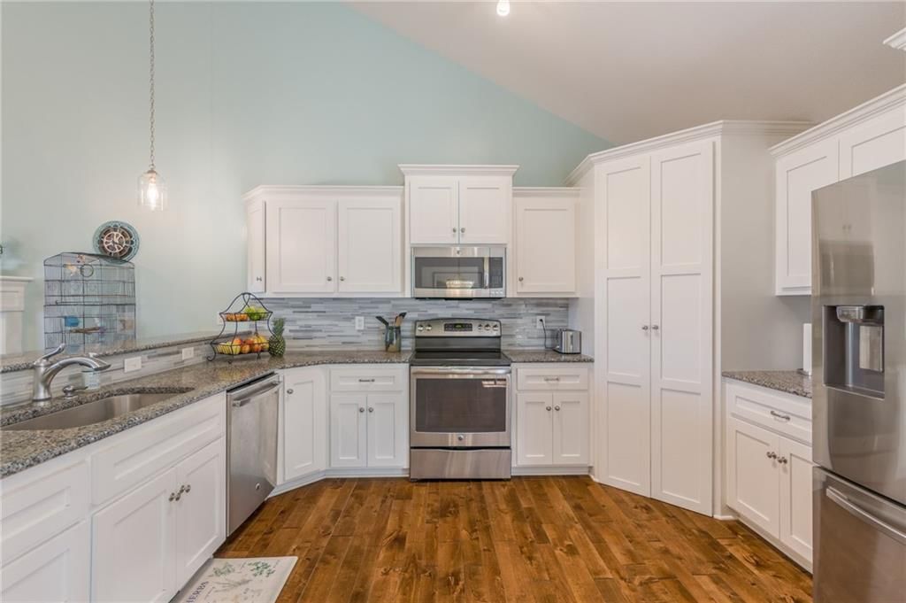 1309 Regency Drive — photo 7