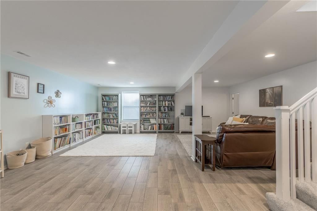 1309 Regency Drive — photo 28