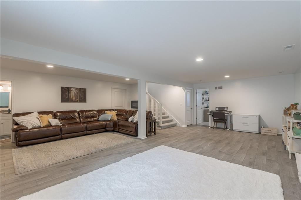 1309 Regency Drive — photo 31