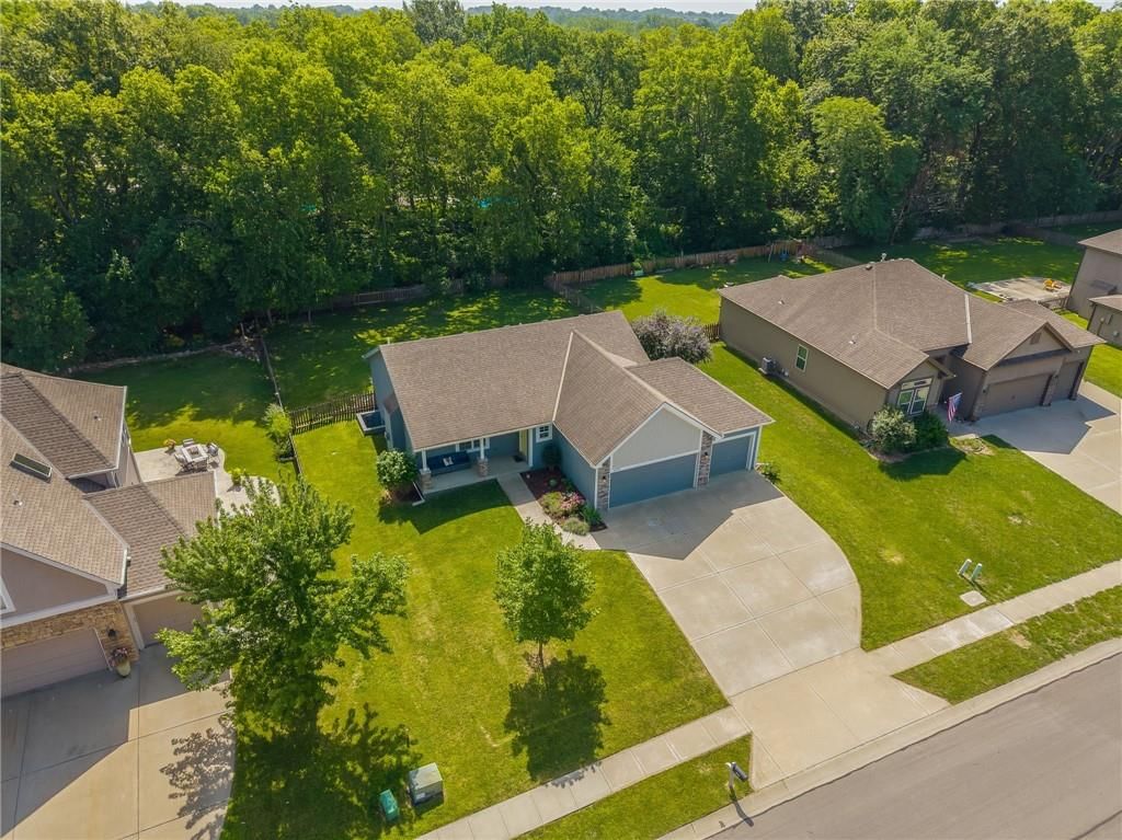 1309 Regency Drive — photo 45