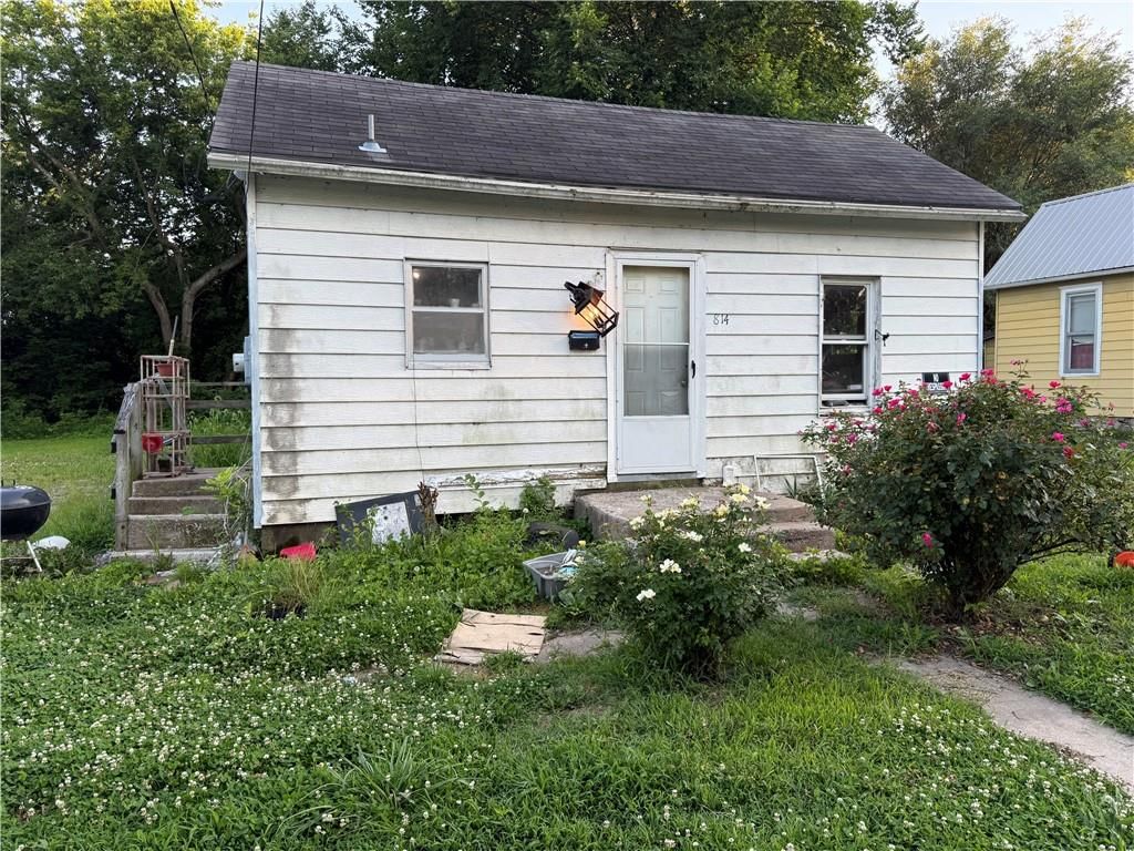 814 E Green Street — photo 1