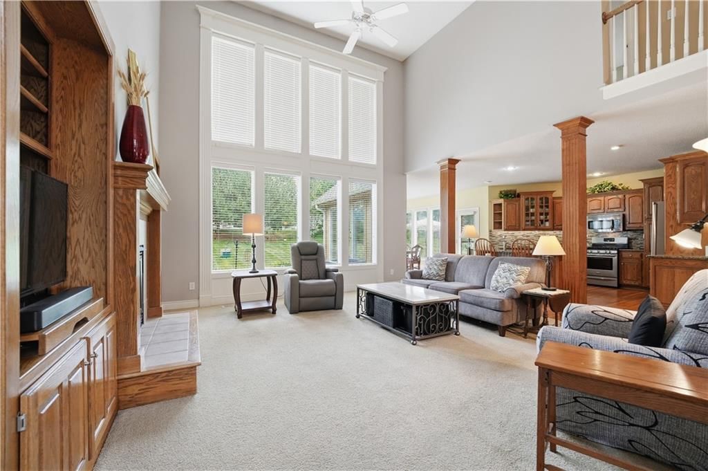 1019 SW Coachlight Court — photo 3