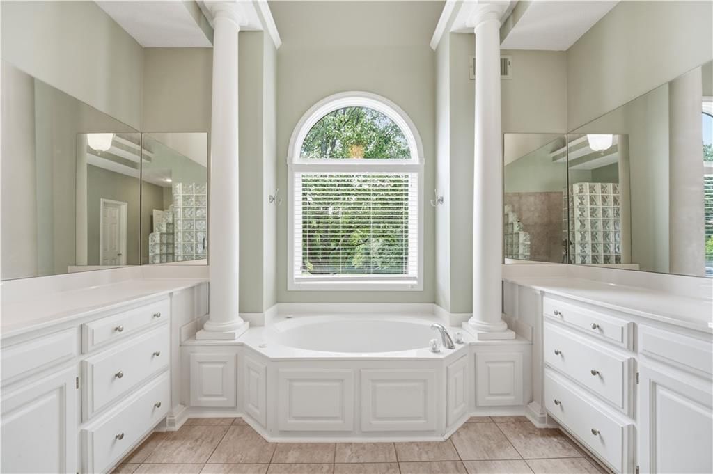 1019 SW Coachlight Court — photo 15
