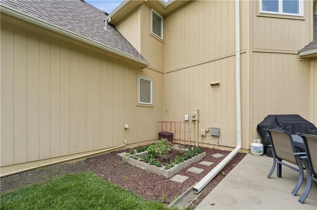 1019 SW Coachlight Court — photo 41