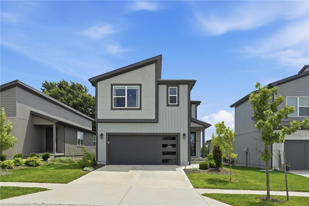 18025 Hauser Street, Overland Park, KS