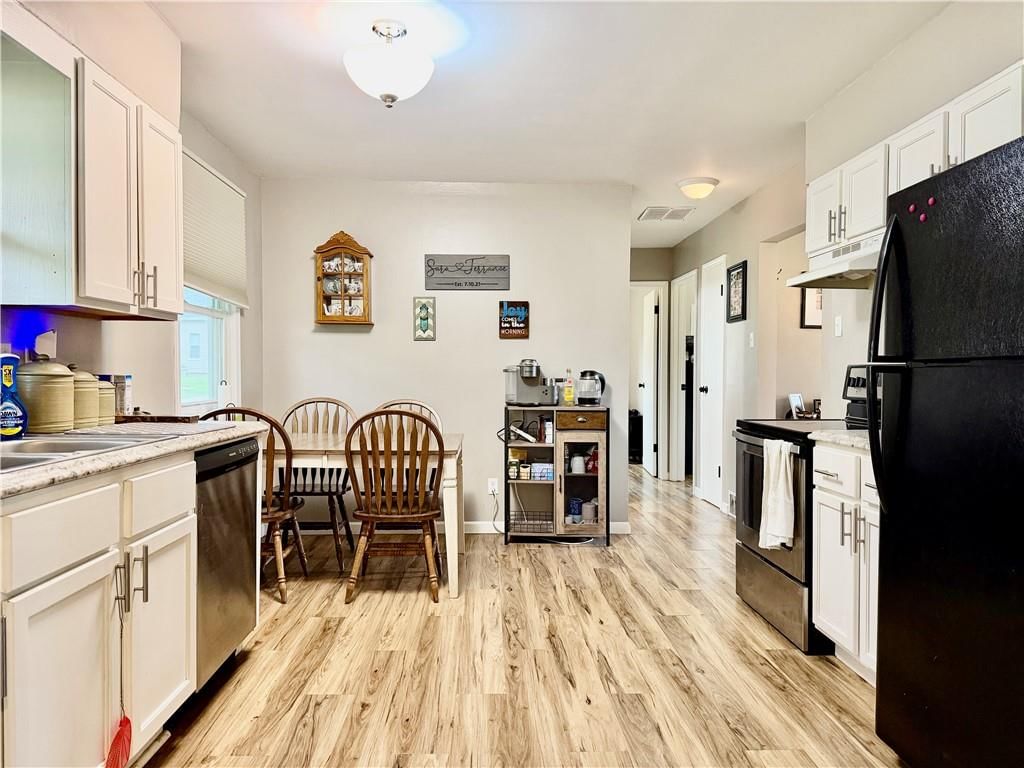 320 N Alvin Street — photo 8