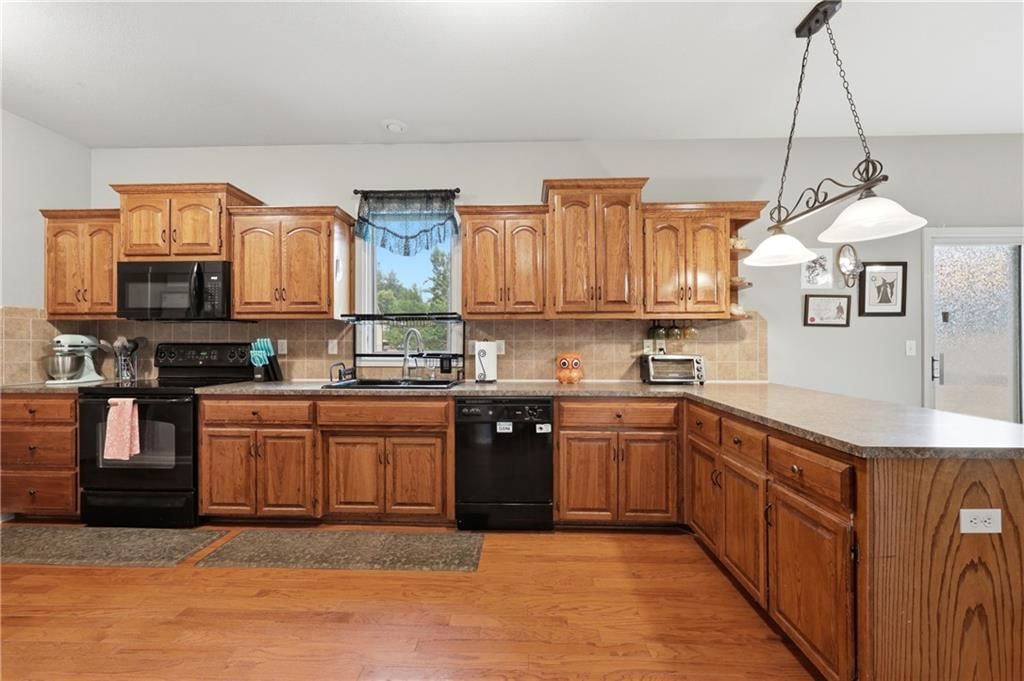 Photo 8 of 38 - 7361 N Congress Avenue, Kansas City, MO 64152