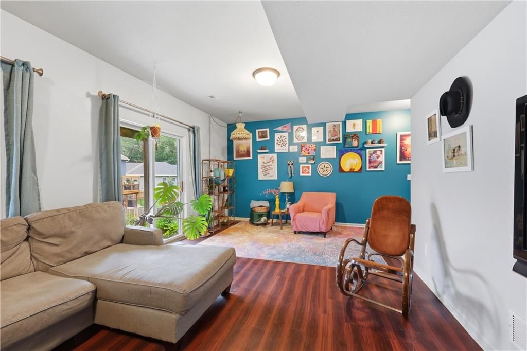 Photo 16 of 38 - 7361 N Congress Avenue, Kansas City, MO 64152