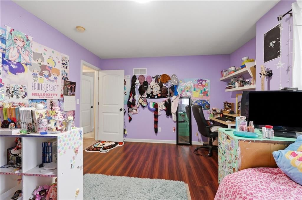 Photo 27 of 38 - 7361 N Congress Avenue, Kansas City, MO 64152