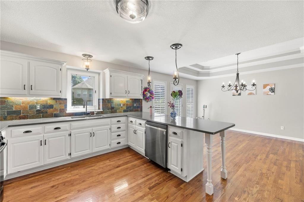 7433 N Smalley Avenue — photo 11