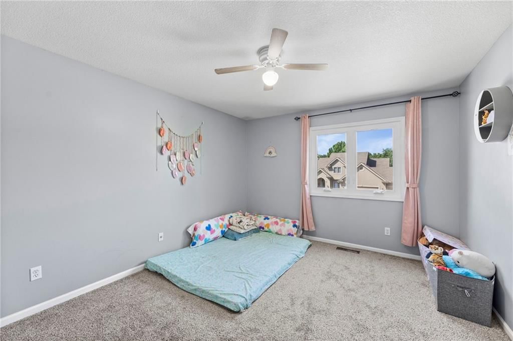 7433 N Smalley Avenue — photo 17