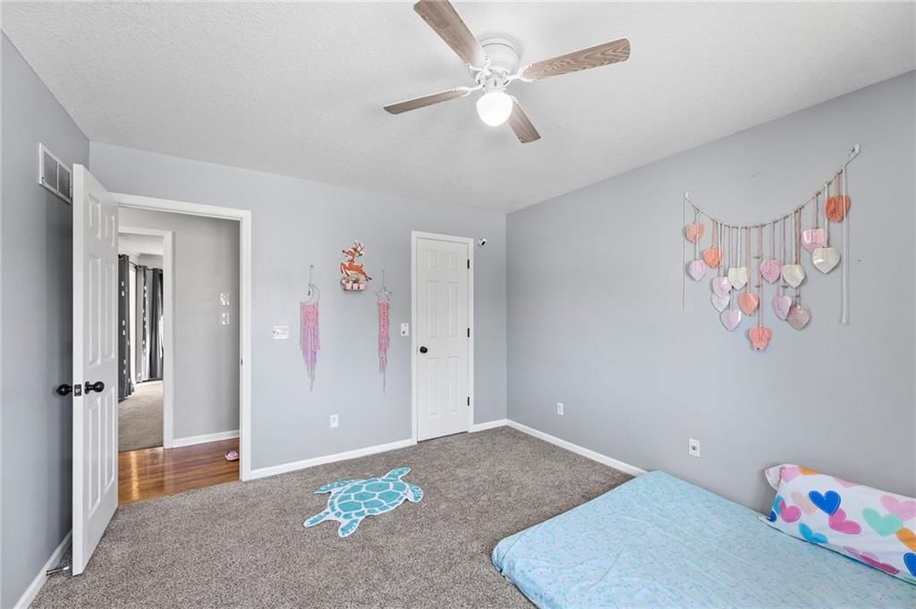7433 N Smalley Avenue — photo 18