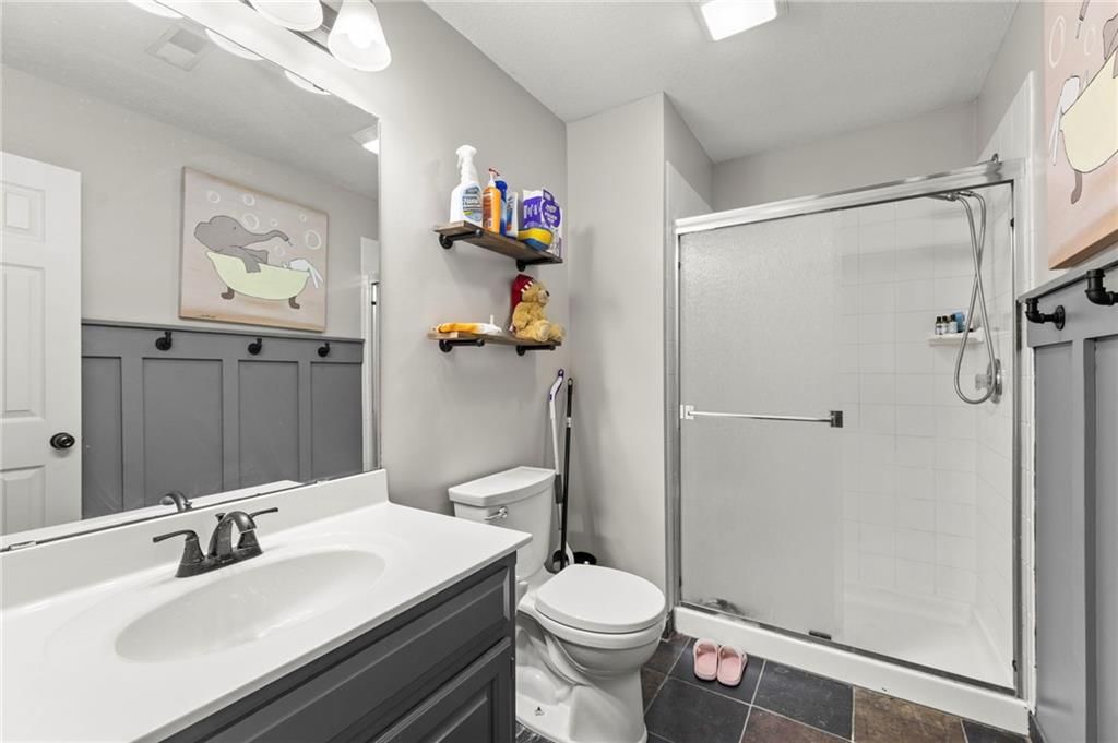 7433 N Smalley Avenue — photo 28