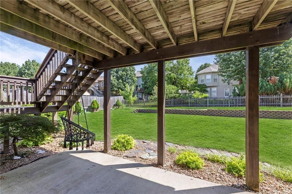 7433 N Smalley Avenue — photo 43