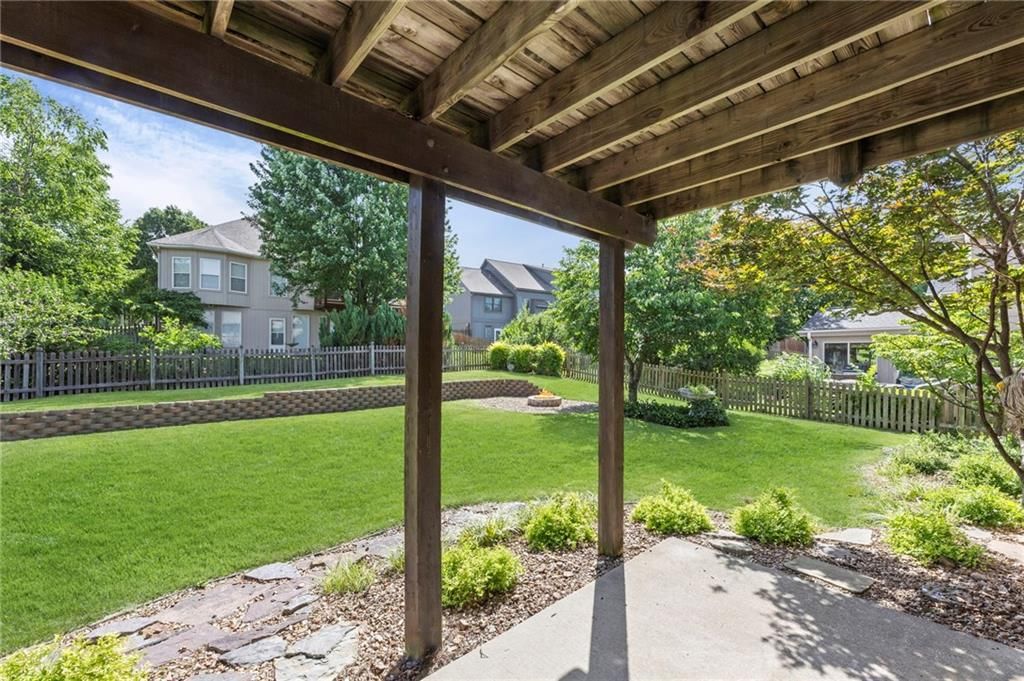 7433 N Smalley Avenue — photo 46