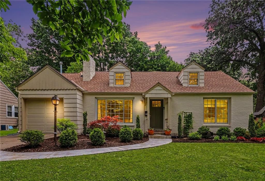 6923 Dearborn Street, Overland Park, KS