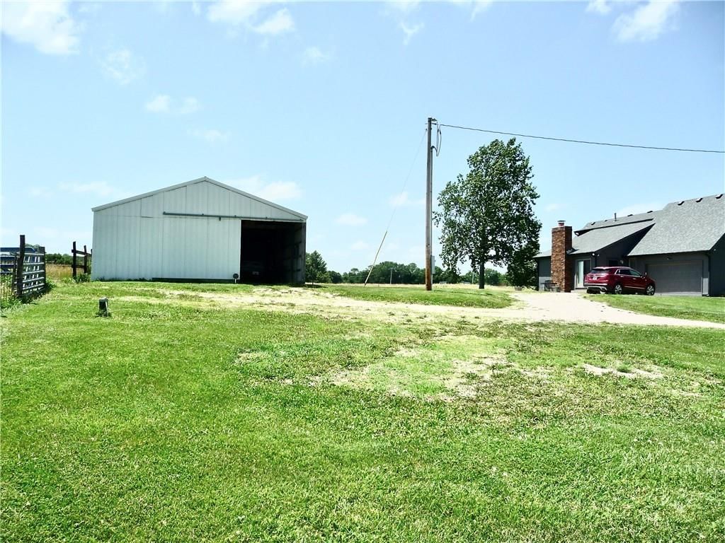 330 SW 200 Road — photo 5