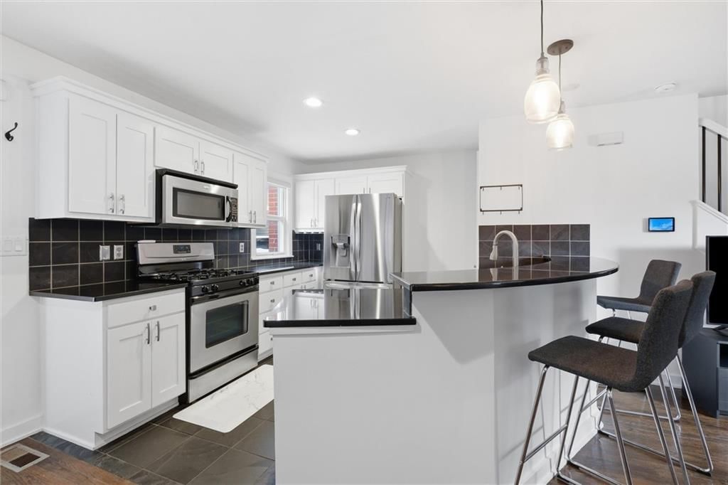 706 W 46th Street — photo 7