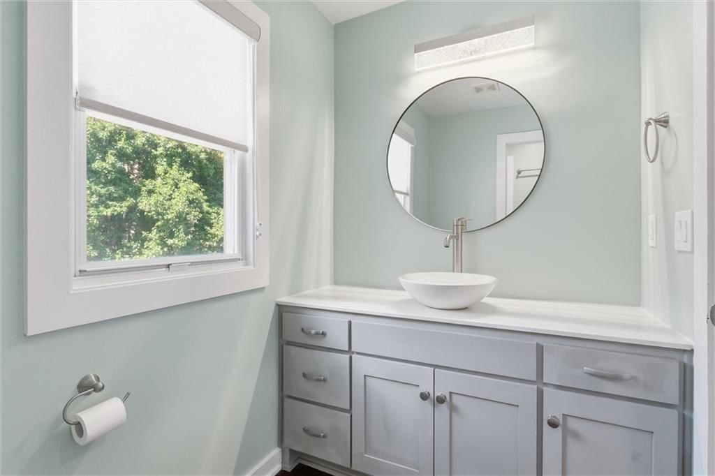 706 W 46th Street — photo 21