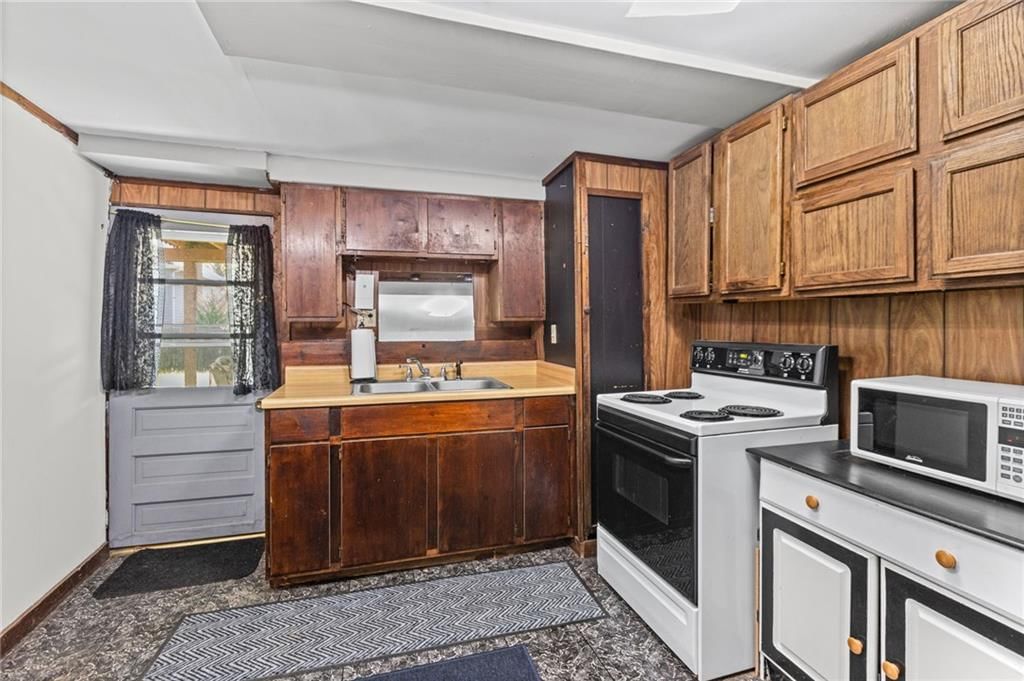 10245 Haskins Street — photo 39