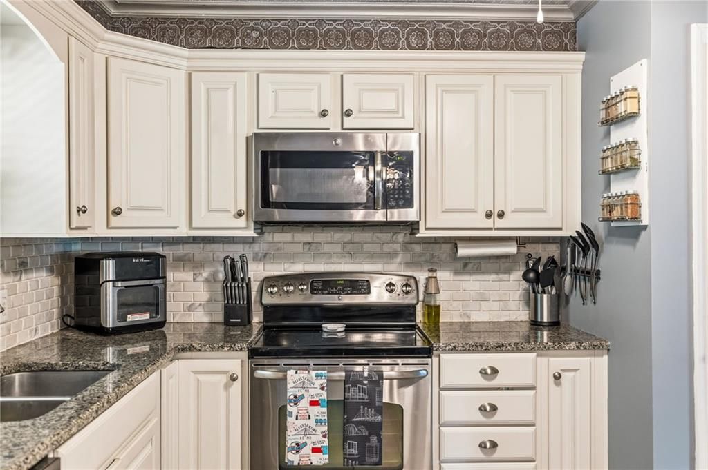8008 N Garfield Avenue — photo 10