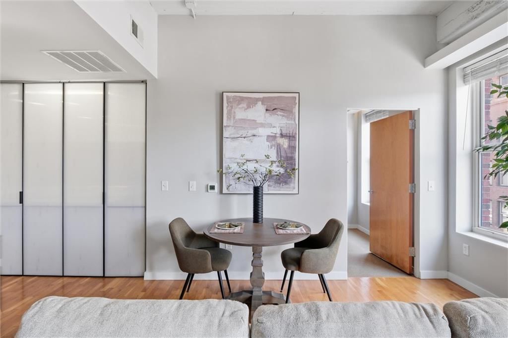 21 W 10TH Street — photo 16