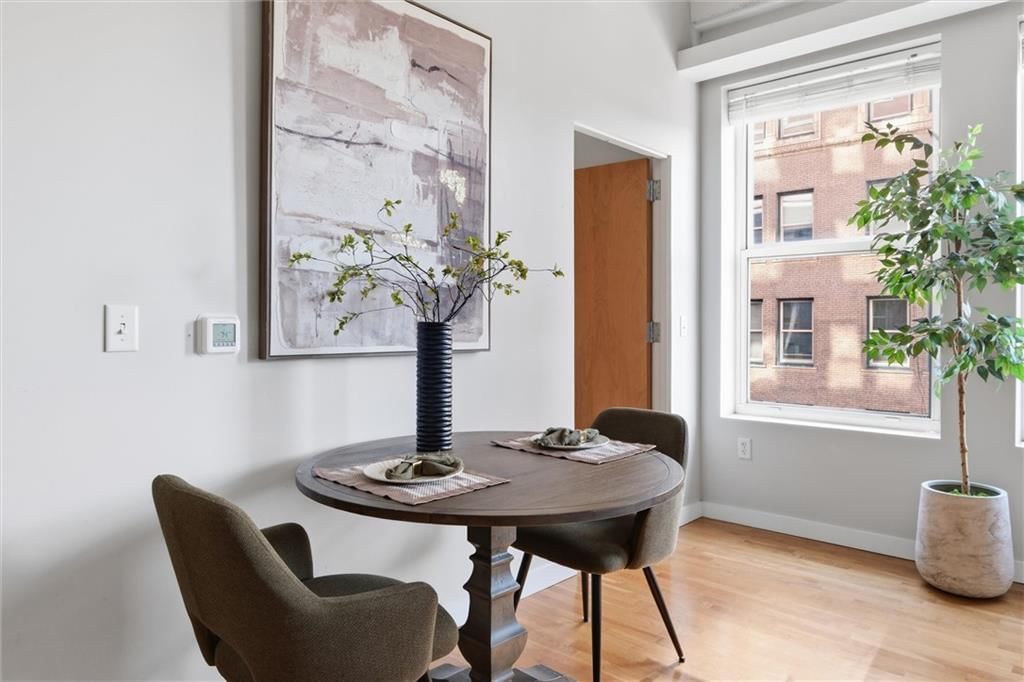 21 W 10TH Street — photo 17