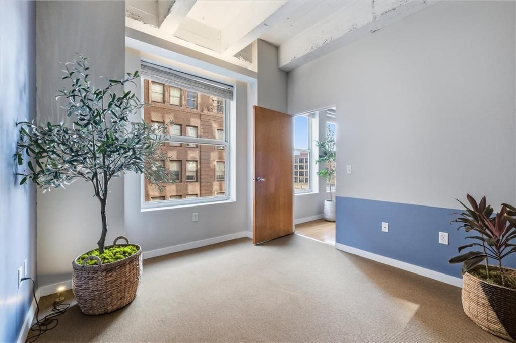21 W 10TH Street — photo 18