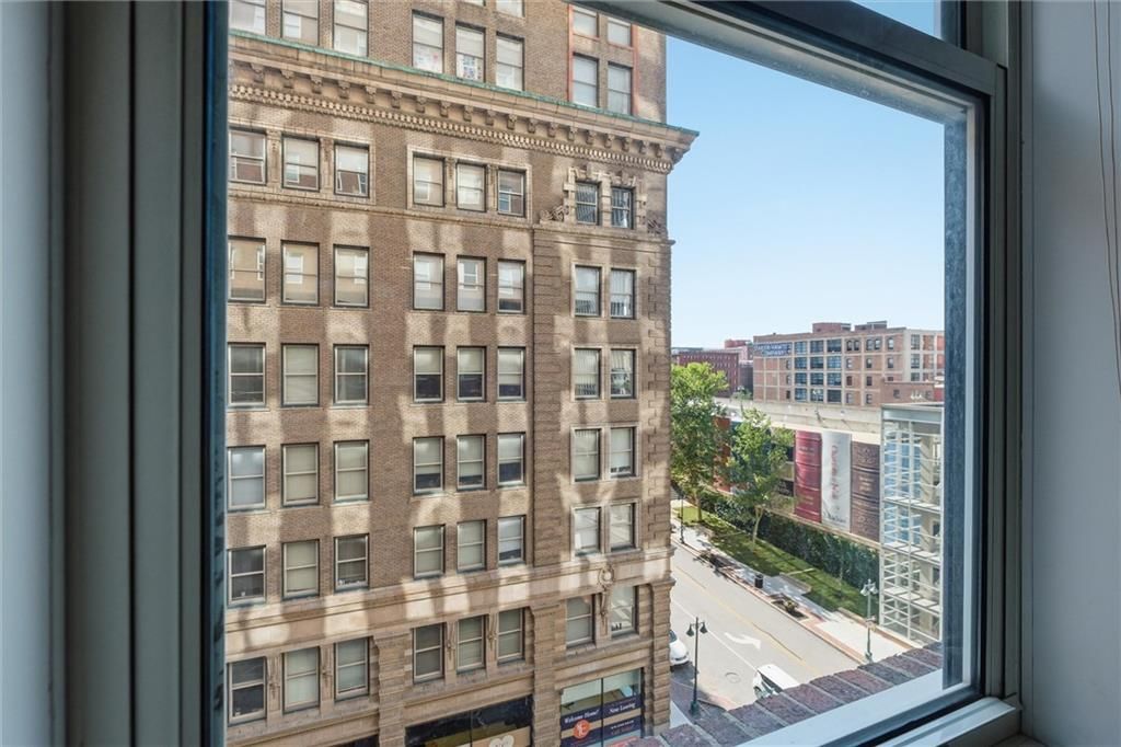 21 W 10TH Street — photo 27