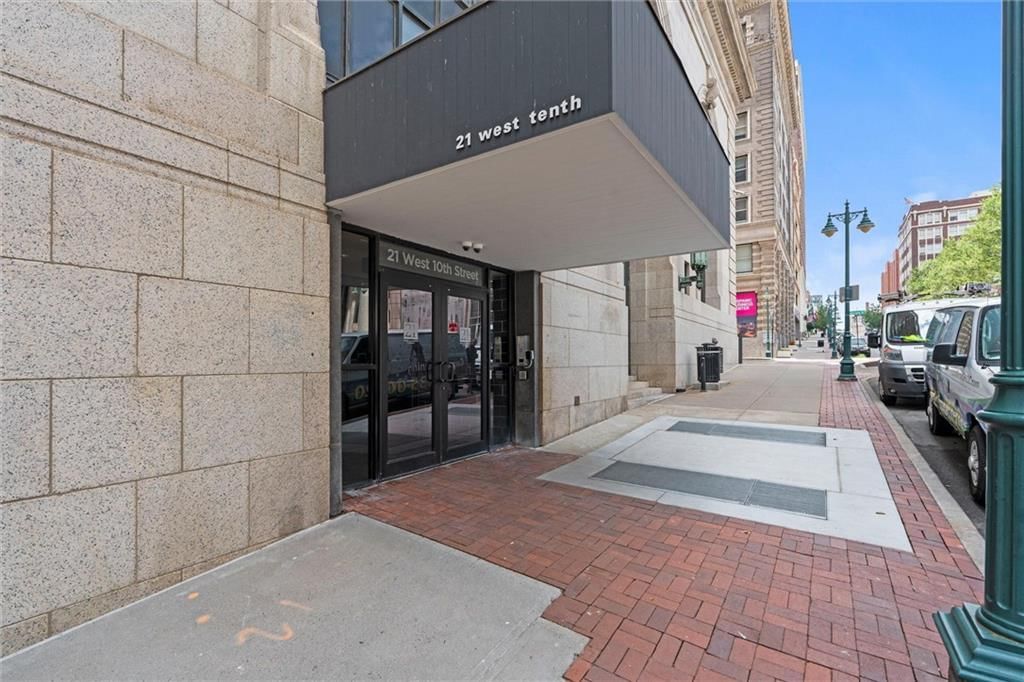 21 W 10TH Street — photo 37
