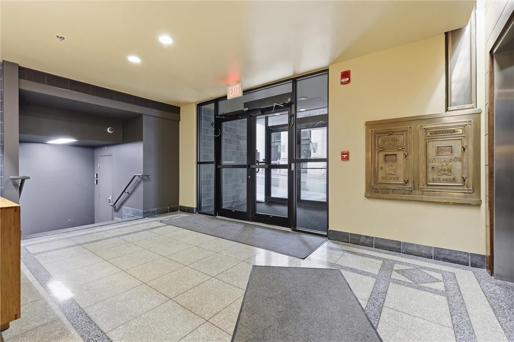 21 W 10TH Street — photo 39