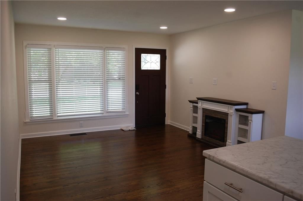 811 S Edgemere Drive — photo 8