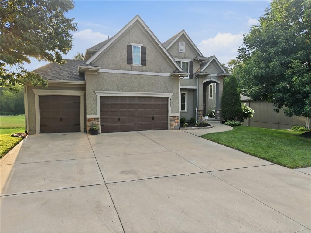 1502 Cross Creek Drive — photo 1