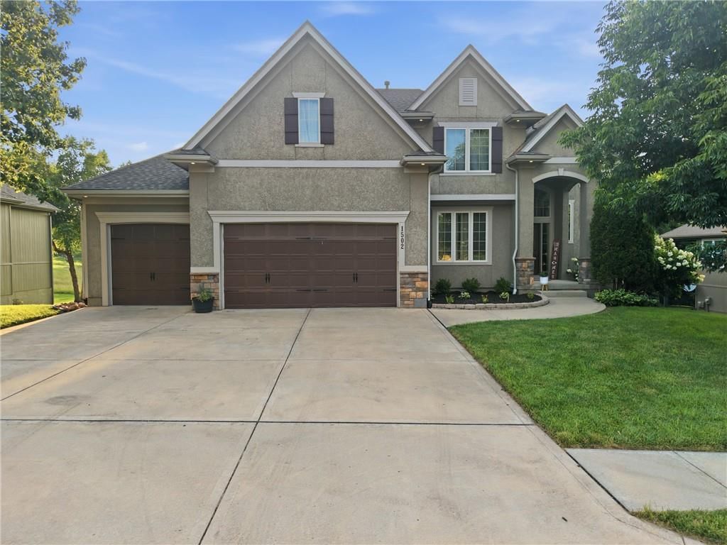 1502 Cross Creek Drive — photo 2