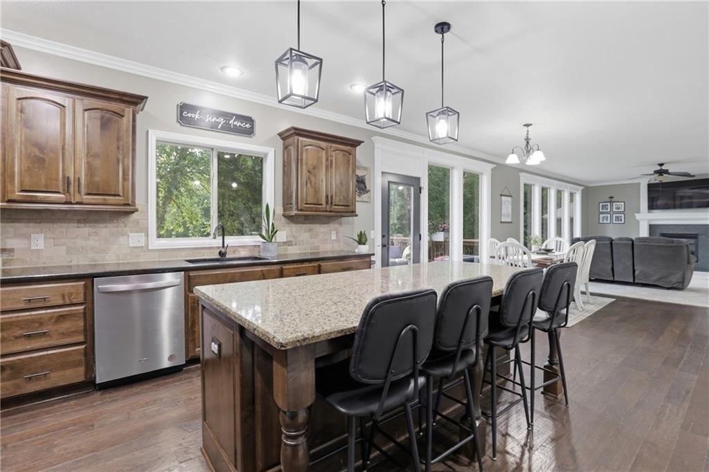 1502 Cross Creek Drive — photo 16