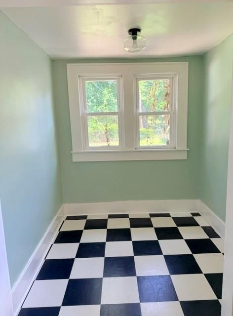 704 W 2nd Street — photo 8