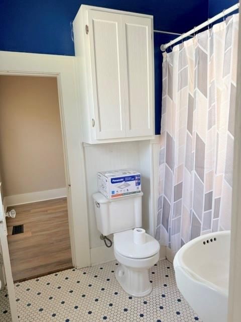 704 W 2nd Street — photo 11