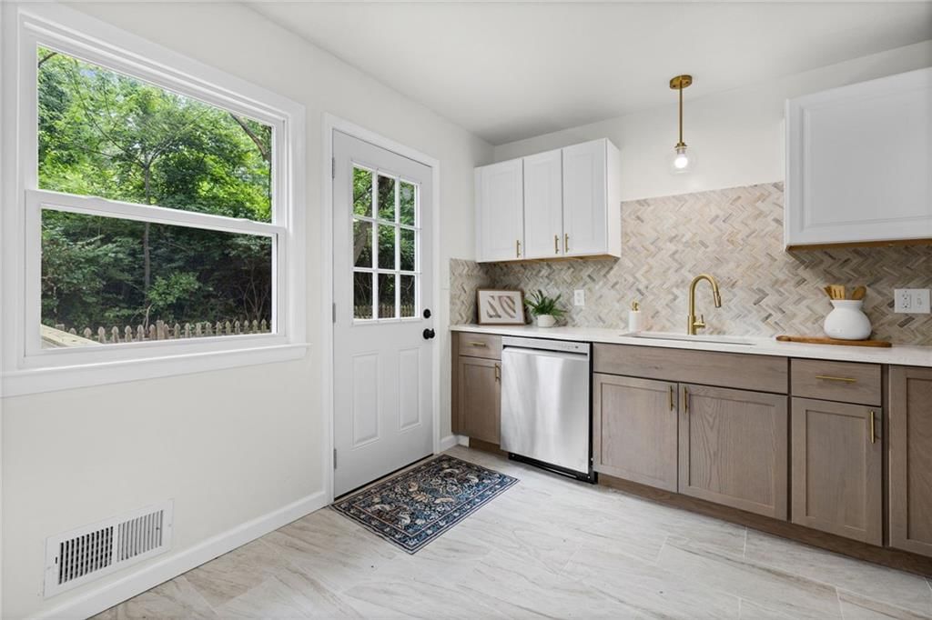 3005 N 82nd Terrace — photo 8